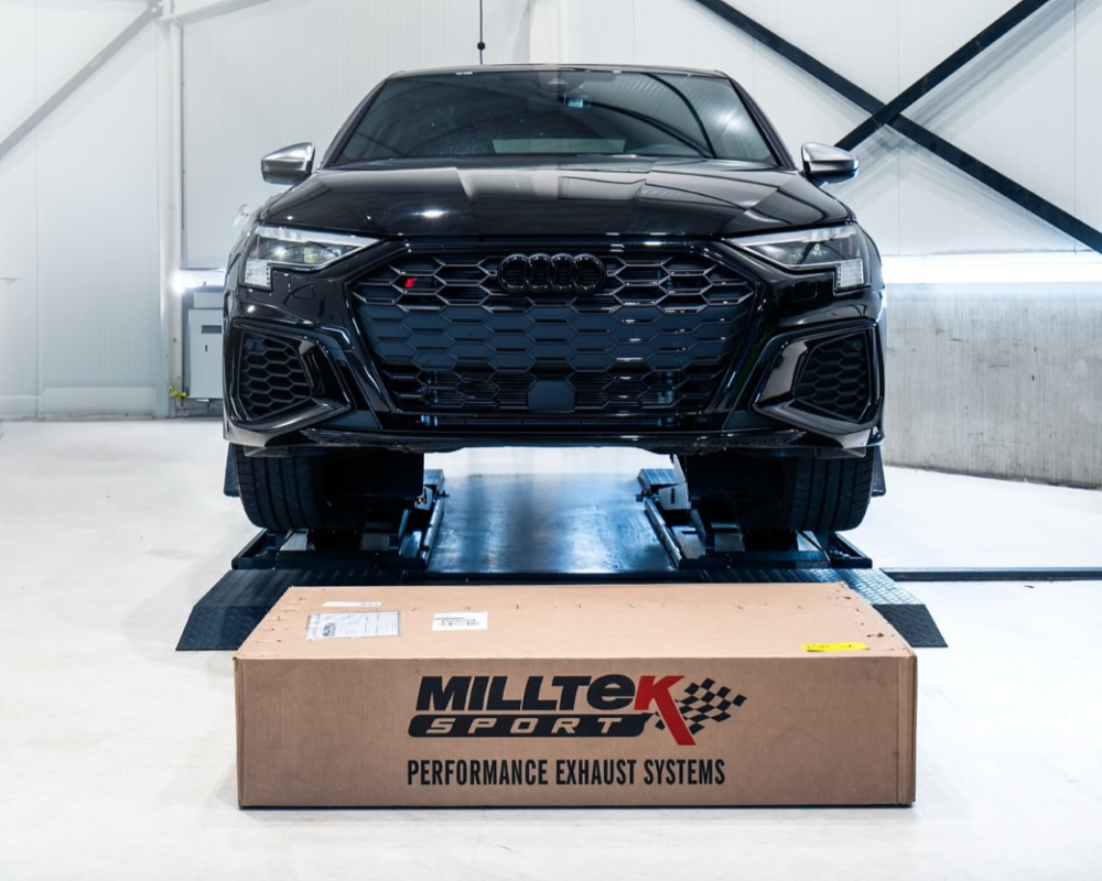 udi S3 8Y Sportback mit verbauter Milltek Catback Abgasanlage