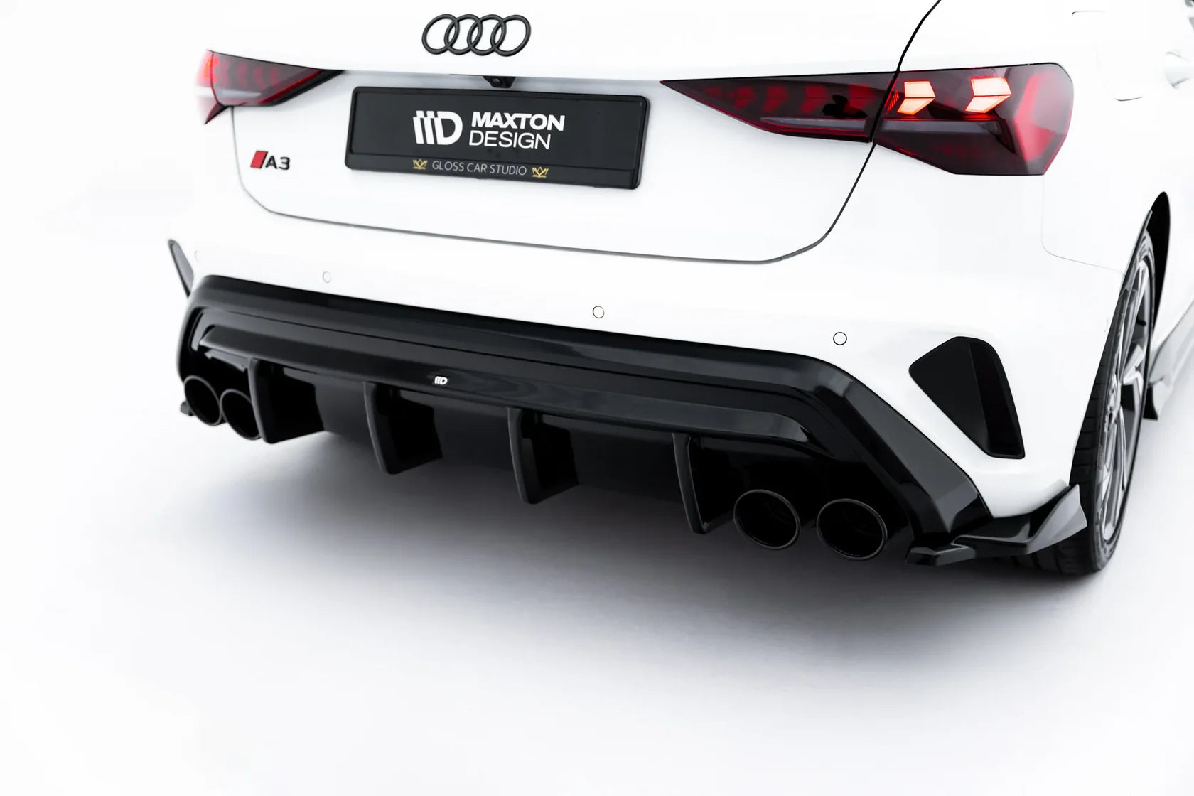 Heckdiffusor mit Endrohrblenden für Audi A3 S-Line Sportback 8Y Facelift von Maxton Design