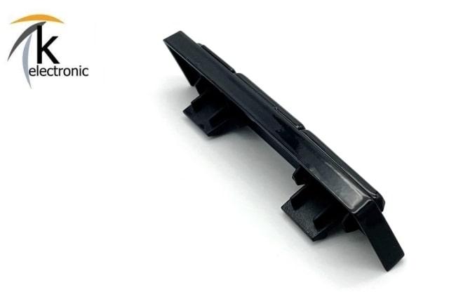 Audi TTS 8S Schriftzug schwarz rote Raute vorne Vor-Facelift bis 2018