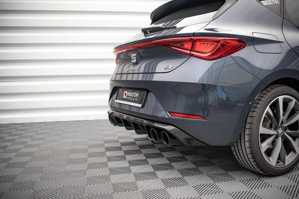 Heckdiffusor mit Endrohrblenden für Seat Leon FR MK4 von Maxton Design