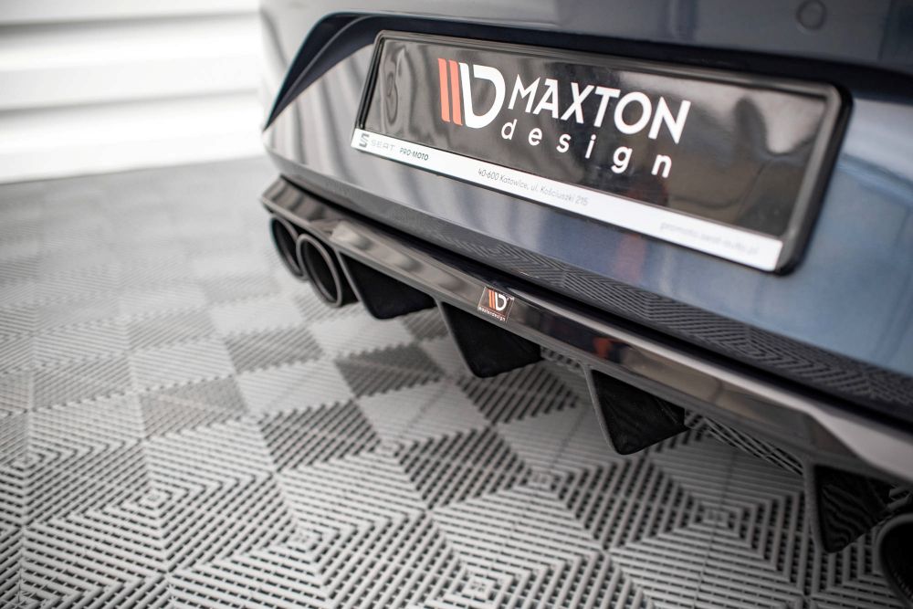 Heckdiffusor mit Endrohrblenden für Seat Leon FR MK4 von Maxton Design