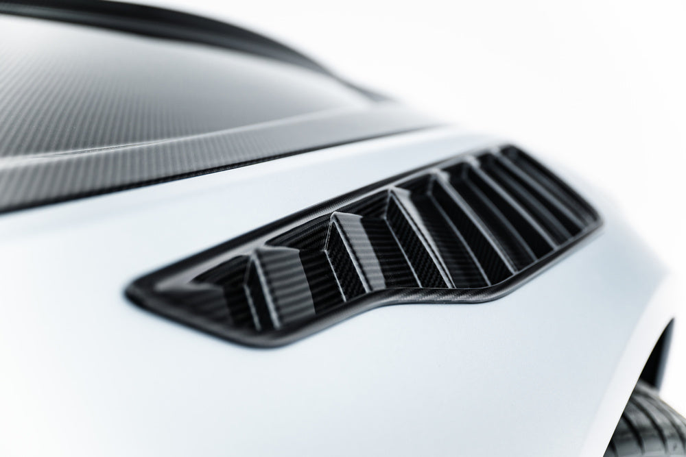 Carbon-Lüftungsschlitze für die vorderen Kotflügel des Mercedes-AMG GT 63 (C192) von Maxton Design