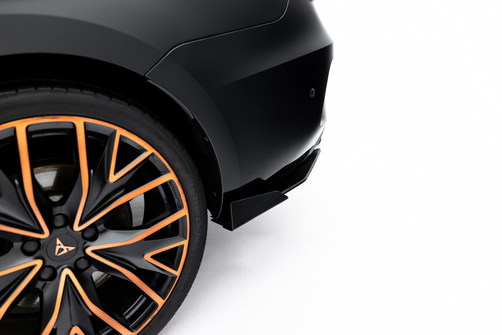 Seitliche Heck Diffusor Erweiterung Street Pro mit Flaps für Cupra Leon ST Mk1 Facelift von Maxton Design