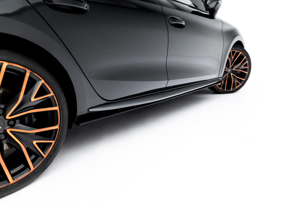 Seitenschweller Erweiterung Street Pro für Cupra Leon ST / Hatchback Aero Mk1 / Mk1 Facelift von Maxton Design