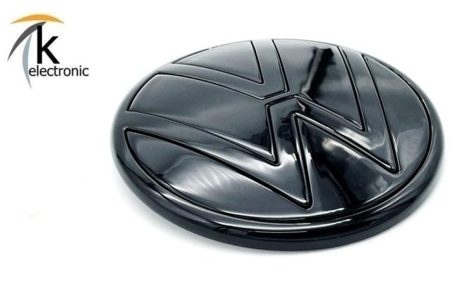VW Passat B9 schwarzes Emblem hinten