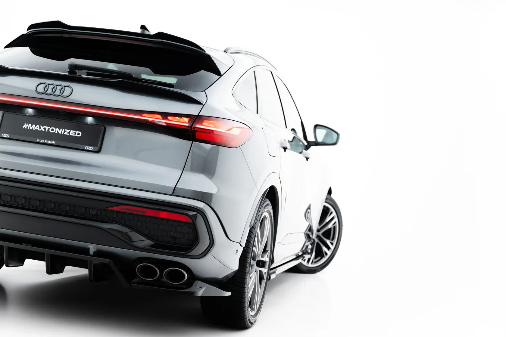 Zentraler Hinterer Splitter für Audi SQ5 Sportback / SUV Mk3 von Maxton Design