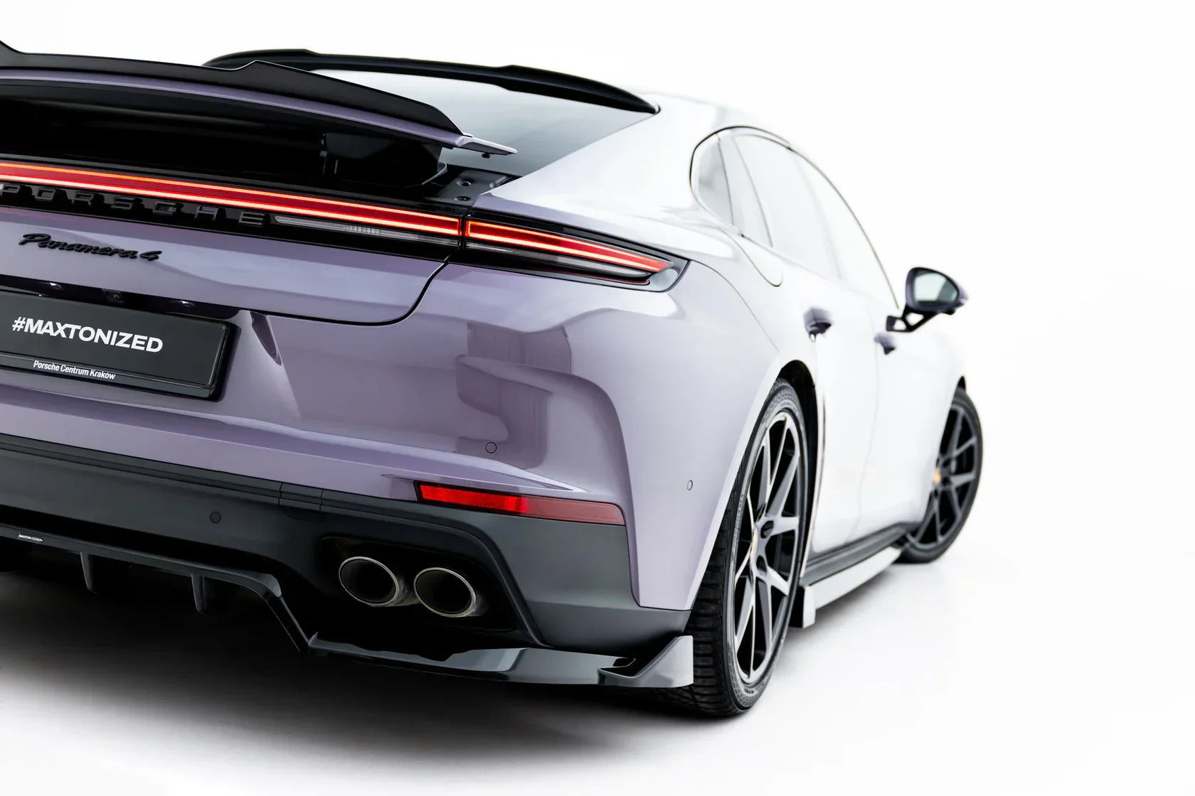 Maxton Design Zentraler Hinterer Splitter für Porsche Panamera 976