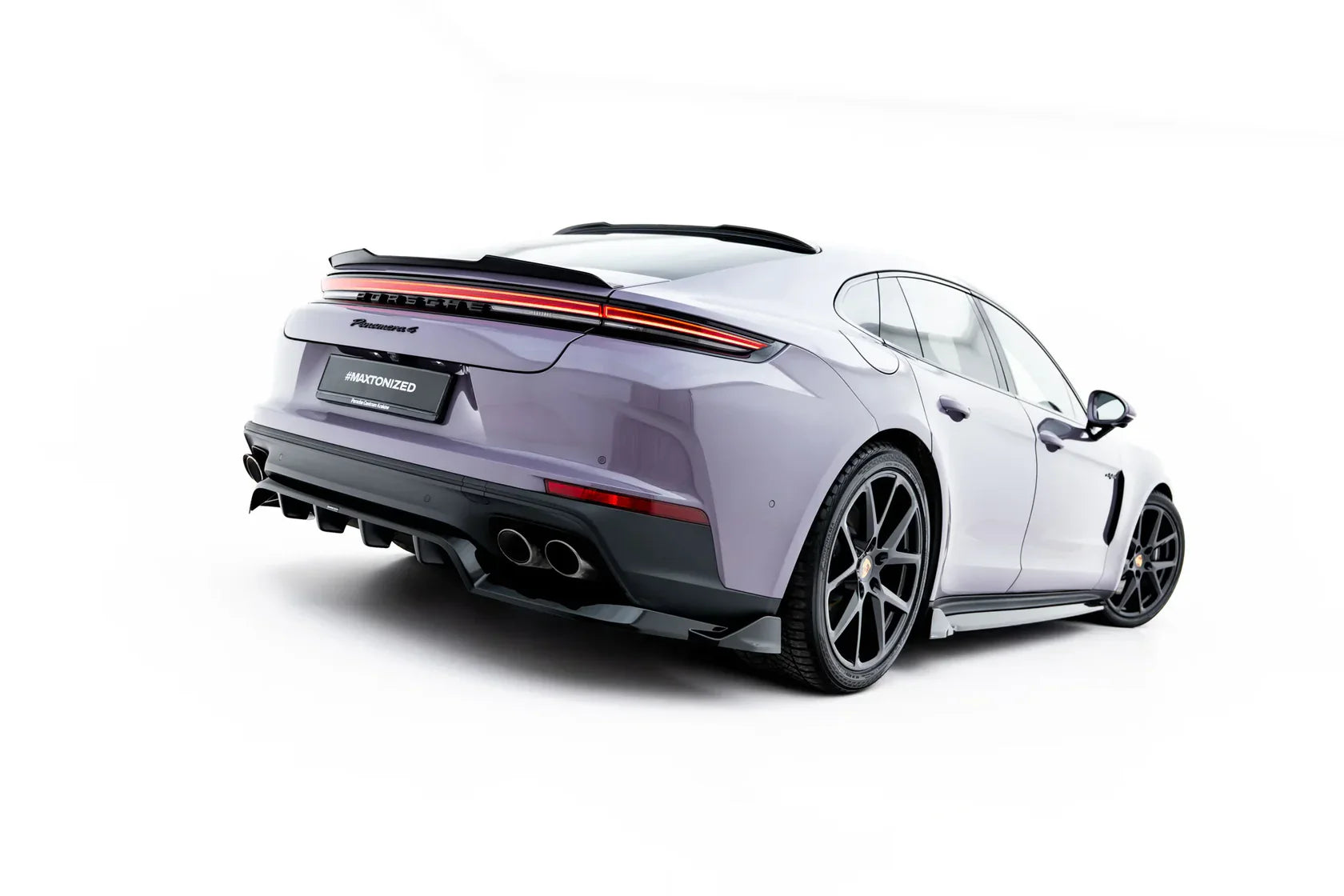 Maxton Design Zentraler Hinterer Splitter für Porsche Panamera 976
