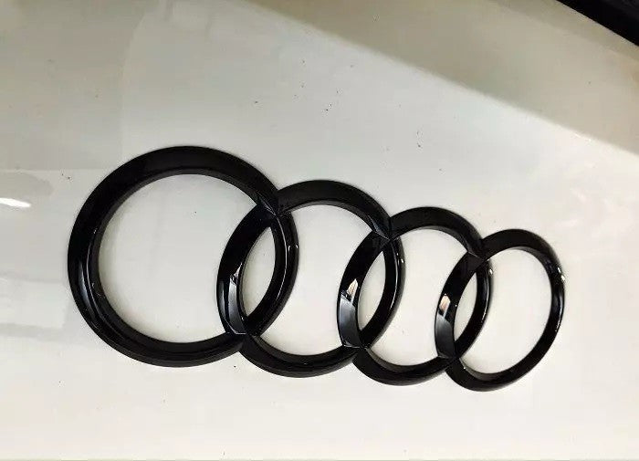 Audi rings in the back black for Audi Q7 4M