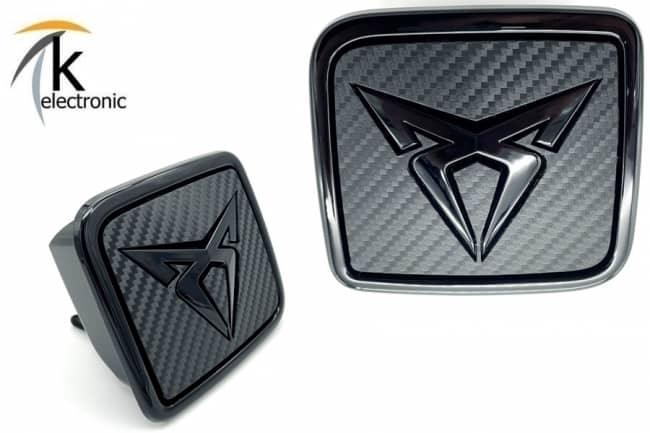 Cupra Leon KL schwarzes Zeichen hinten mit Carbon