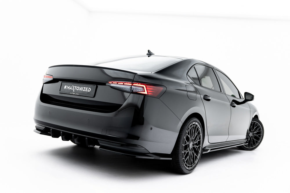 Seitliche Heck Diffusor Erweiterung V.1 für Skoda Superb Sportline Mk4 von Maxton Design