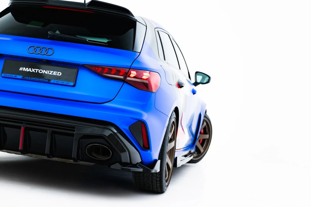 Seitliche Heck Diffusor Erweiterung V.2 für Audi RS3 Sportback 8Y Facelift von Maxton Design