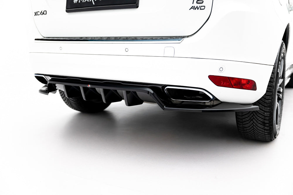 Zentraler Hinterer Splitter für Volvo XC60 MK1 Facelift von Maxton Design