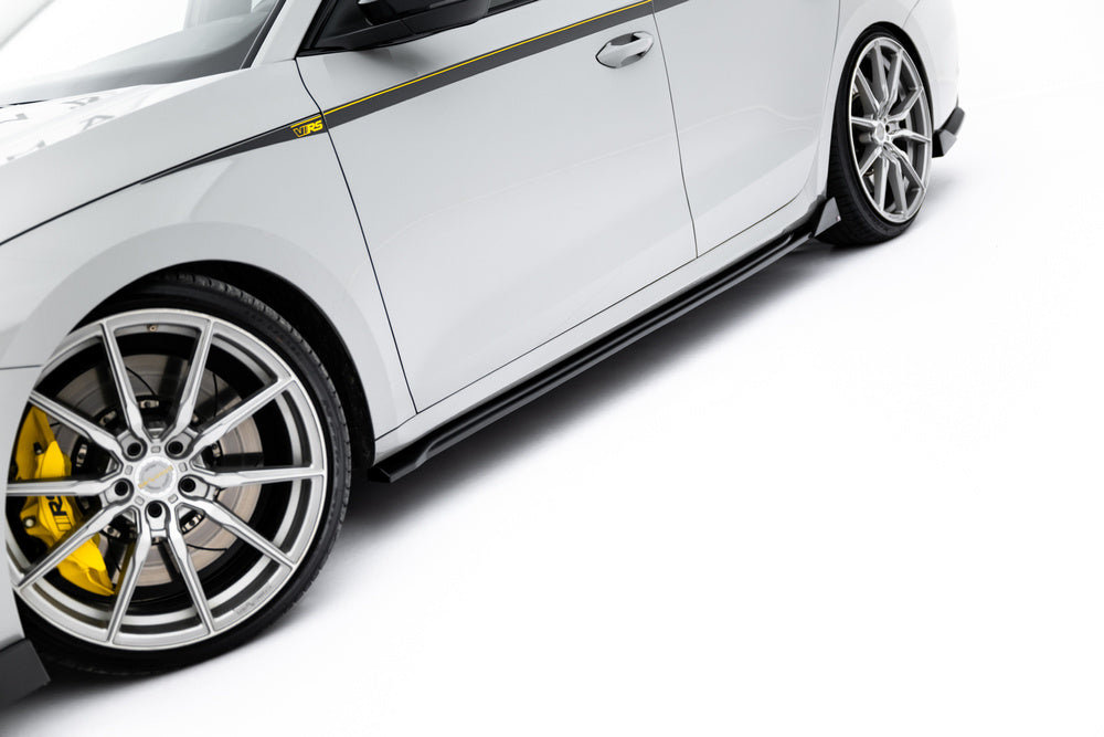 Seitenschweller Erweiterung V.2 für Skoda Octavia RS Liftback / Combi Mk4 von Maxton Design