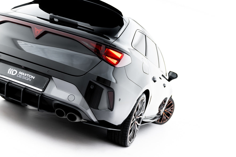 Seitliche Heck Diffusor Erweiterung Street Pro für Cupra Leon ST Mk1 Facelift von Maxton Design