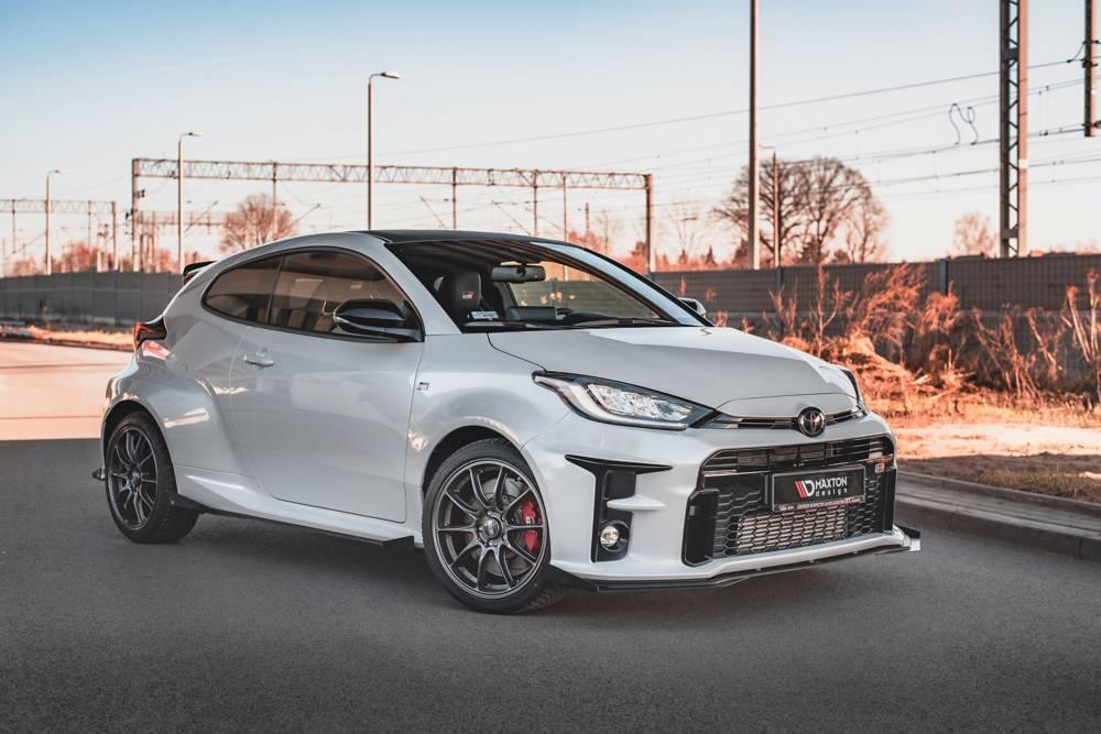 Front Lippe / Front Splitter / Frontansatz Street Pro mit Flaps für Toyota GR Yaris MK4 von Maxton Design