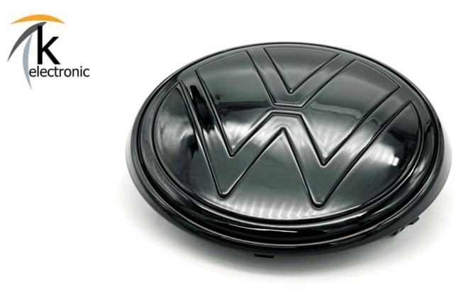 VW Passat B9 schwarzes Emblem hinten